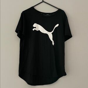 🖤‎ PUMA Women’s Black Logo T‑Shirt | Sporty, Sleek & Iconic | Size M